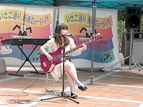 IMG_0001ステージ千夏x4.jpg
