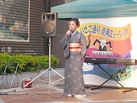 IMG_0805ステージ恭子x4.jpg